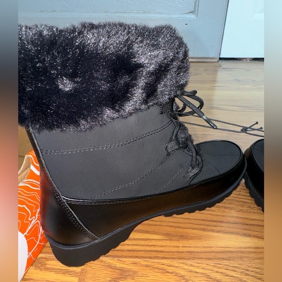 JBU Colorado black faux fur, water resistant, memory foam boots woman size 9 - Picture 12 of 13